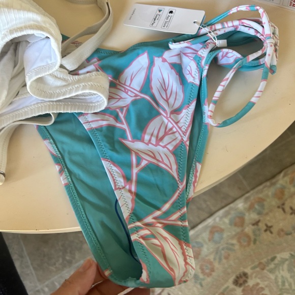 CUPSHE adorable bikini size  M tip and bottom - Picture 6 of 6